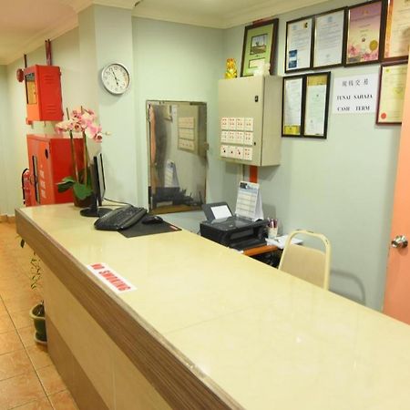 Oyo 89642 Highway Inn Mukah Esterno foto