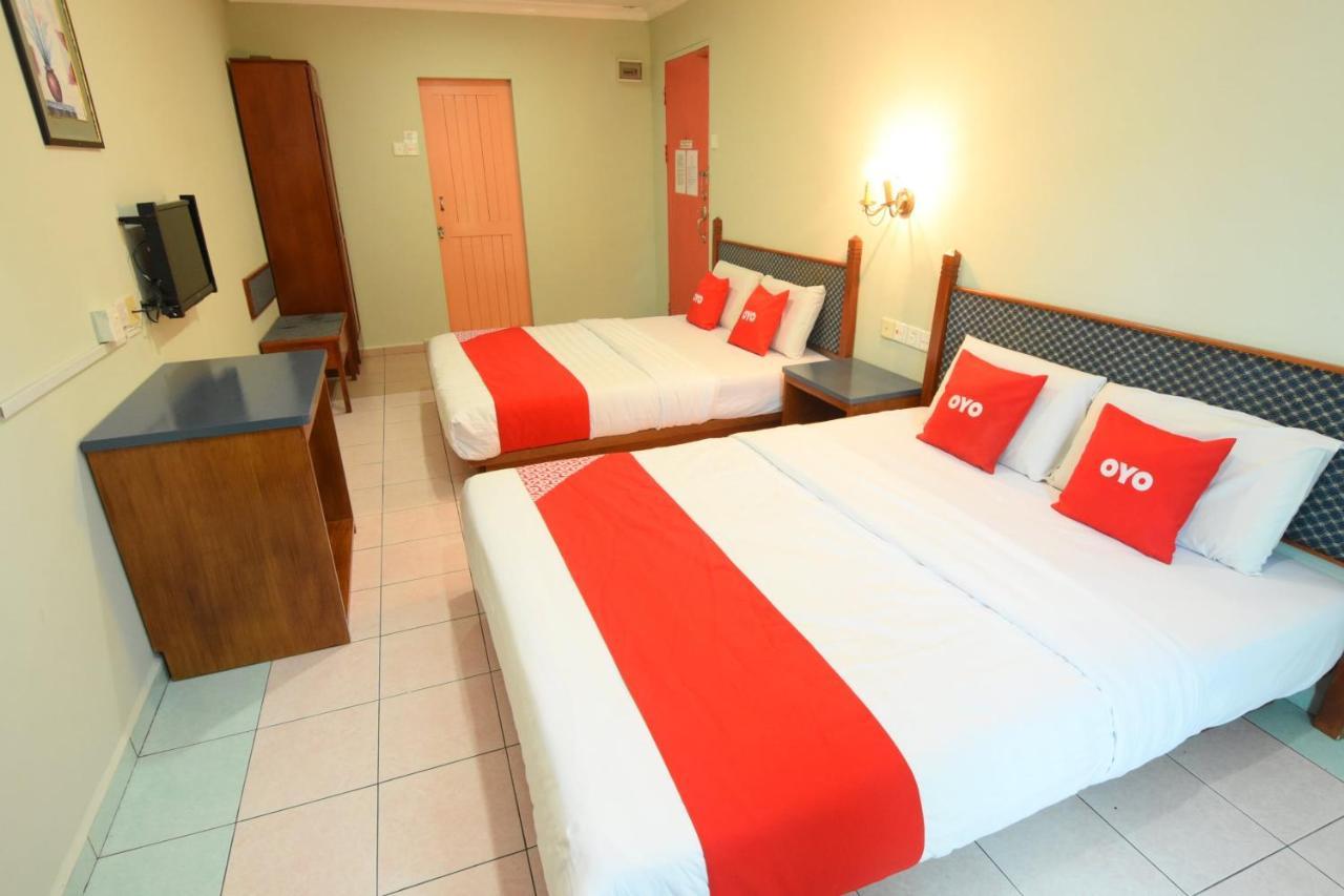 Oyo 89642 Highway Inn Mukah Esterno foto