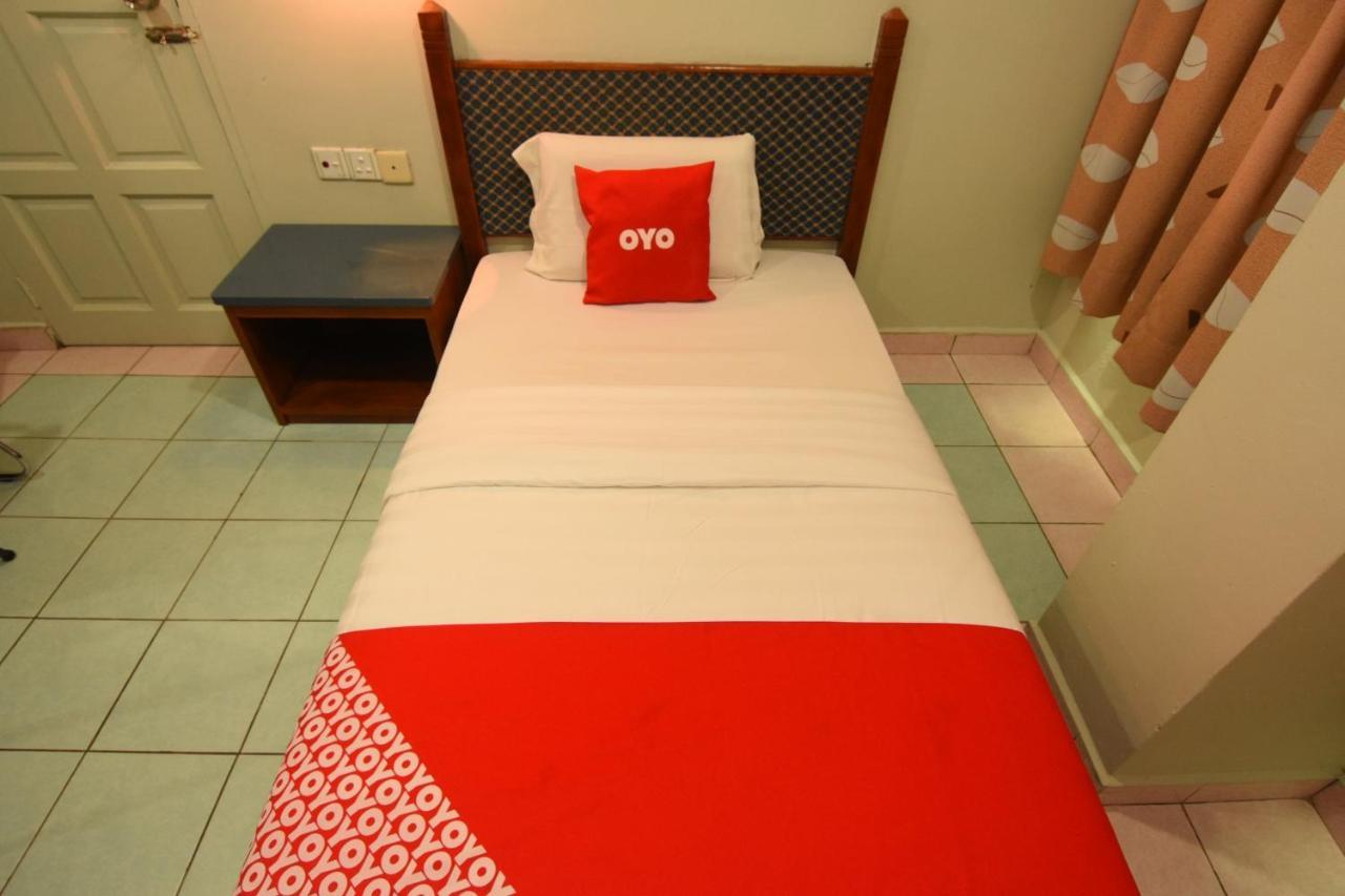 Oyo 89642 Highway Inn Mukah Esterno foto