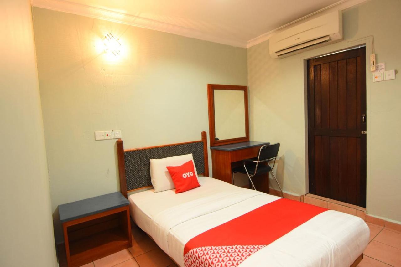 Oyo 89642 Highway Inn Mukah Esterno foto