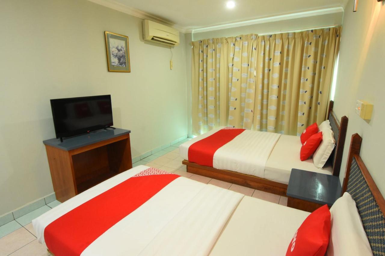 Oyo 89642 Highway Inn Mukah Esterno foto