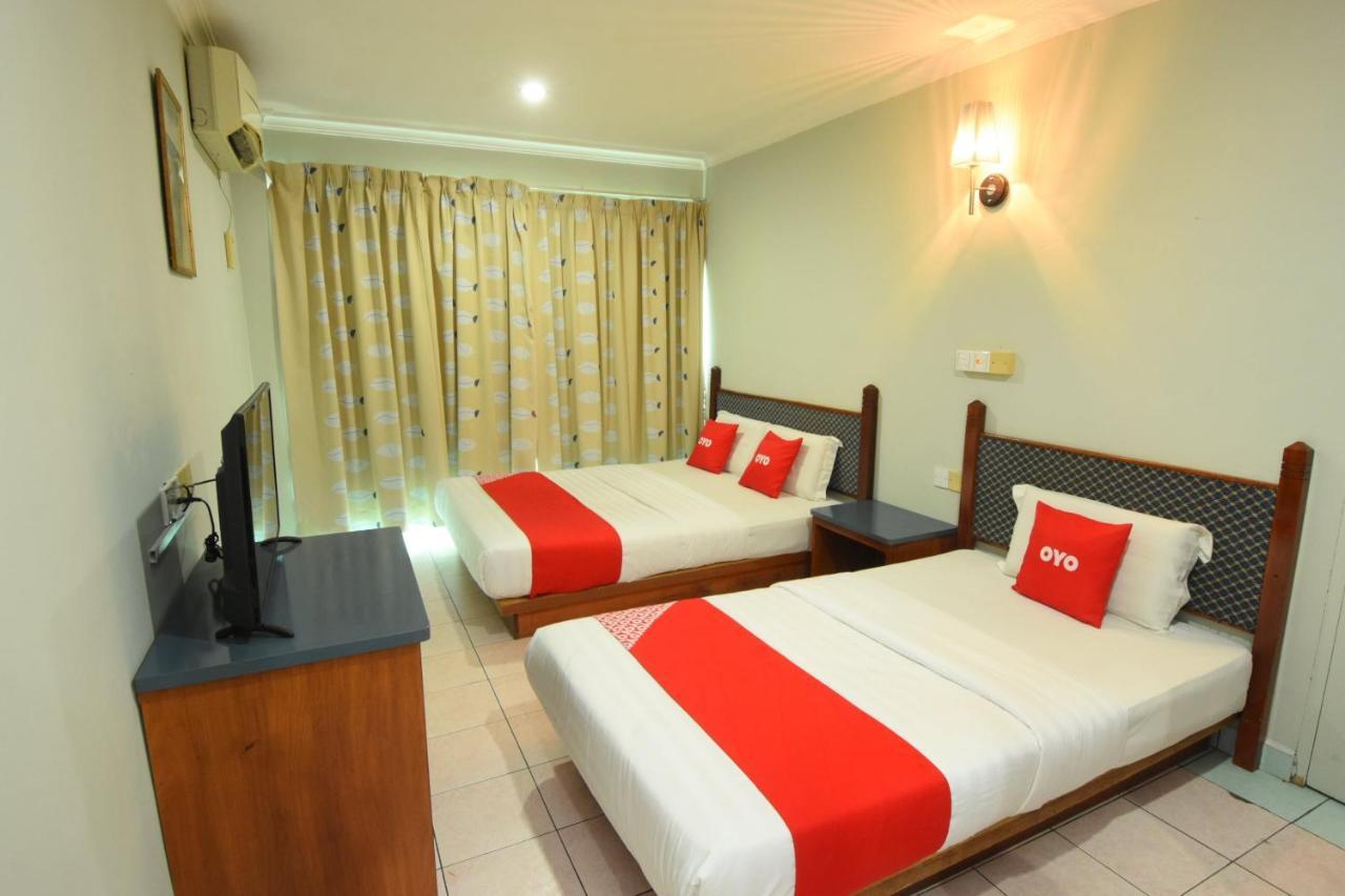 Oyo 89642 Highway Inn Mukah Esterno foto