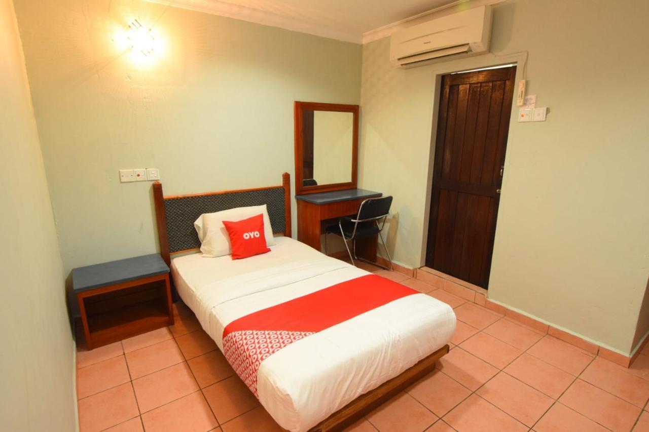 Oyo 89642 Highway Inn Mukah Esterno foto